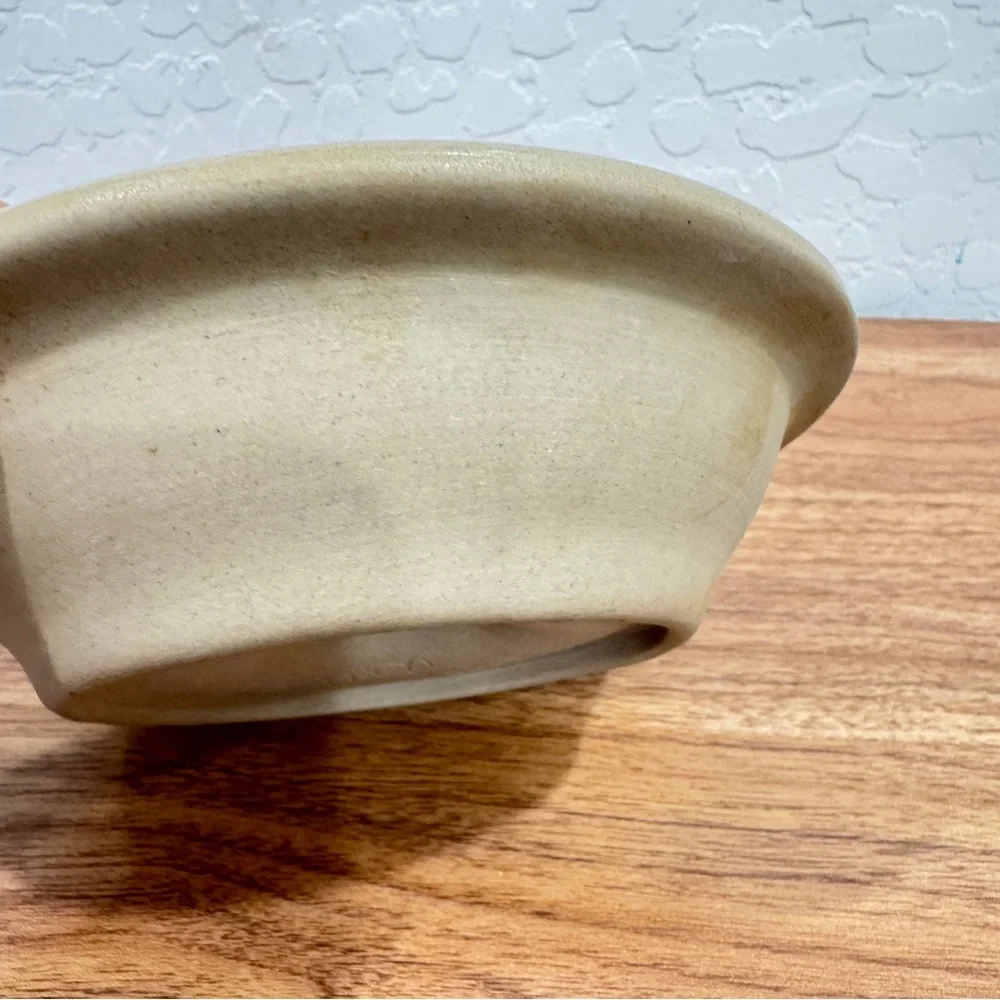 Hartstone Pottery Ceramic Citrus Juicer Beige 6”